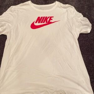 3 Nike T shirts